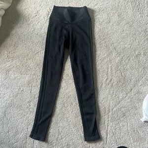 SIZE small aerie black ribbed offline high waisted 7/8 leggings w/ braid detail